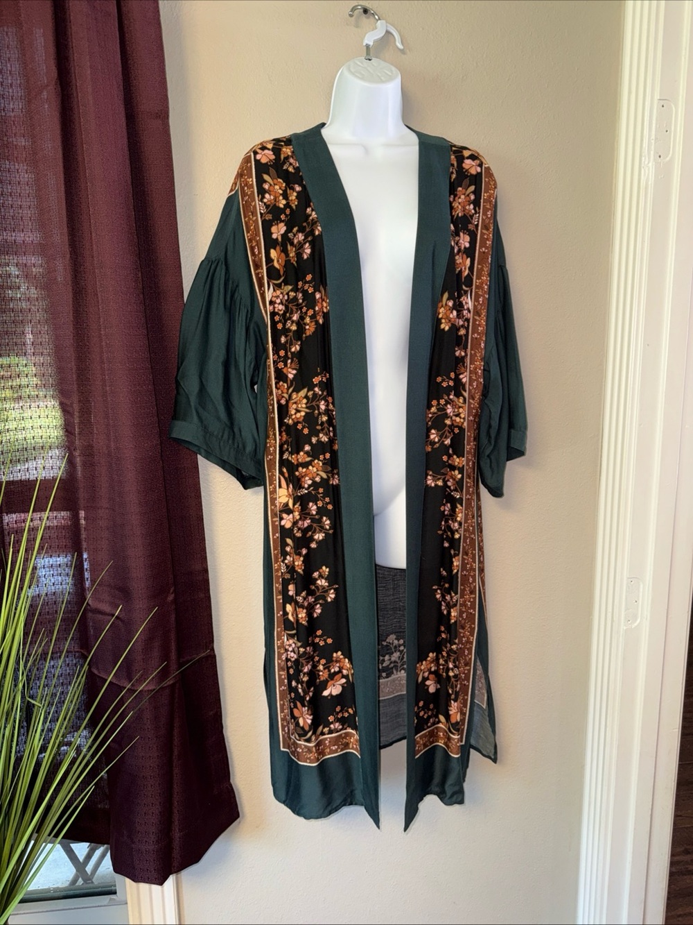 #843 DR2 Hunter Green/Multi Floral Kimono Size M/L